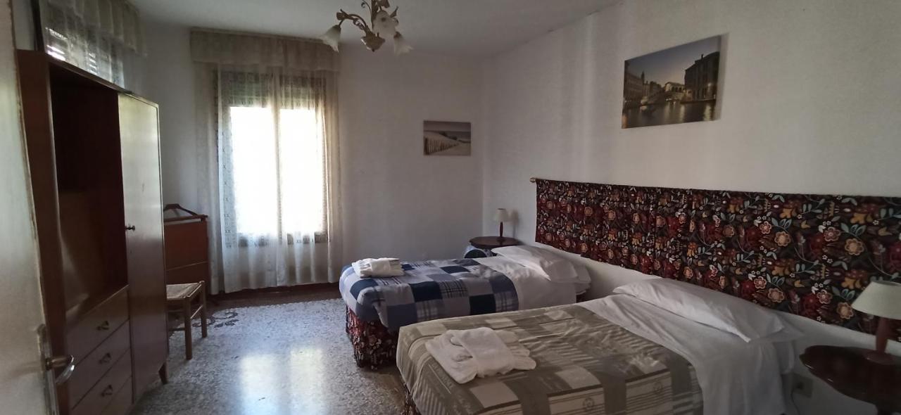 Ve-Nice Suite Formosa C5141 البندقية المظهر الخارجي الصورة