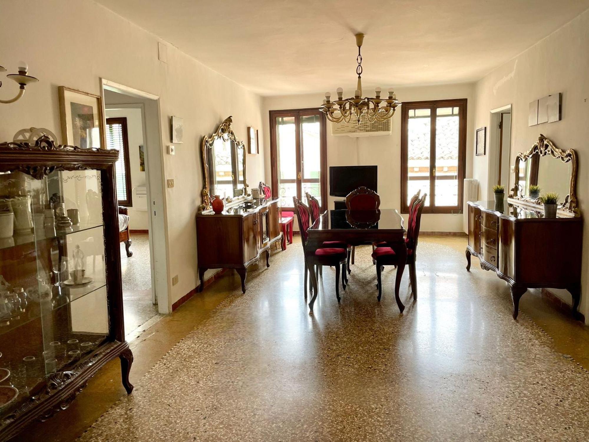 Ve-Nice Suite Formosa C5141 البندقية المظهر الخارجي الصورة