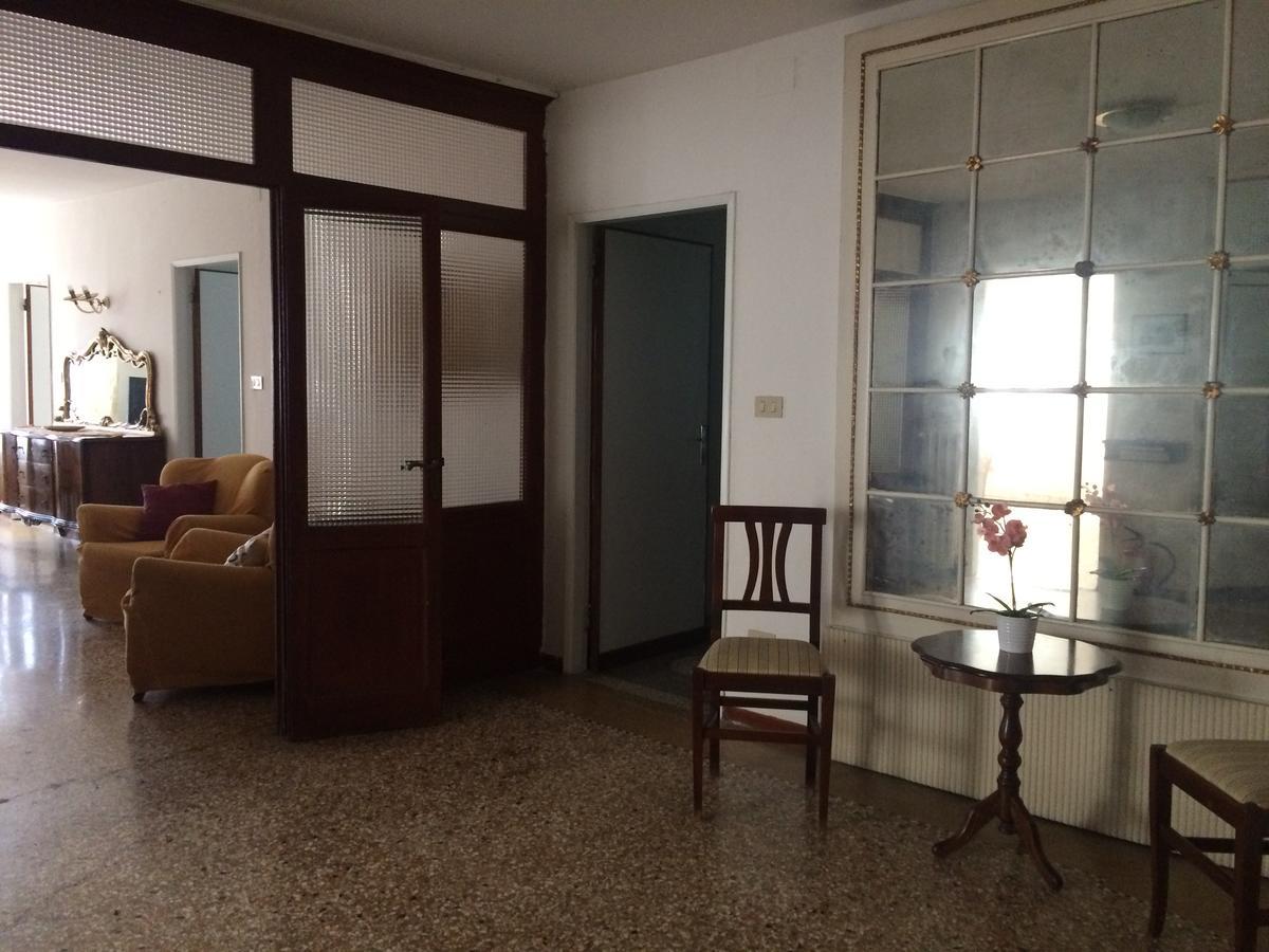 Ve-Nice Suite Formosa C5141 البندقية المظهر الخارجي الصورة