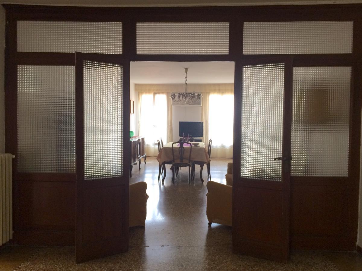 Ve-Nice Suite Formosa C5141 البندقية المظهر الخارجي الصورة