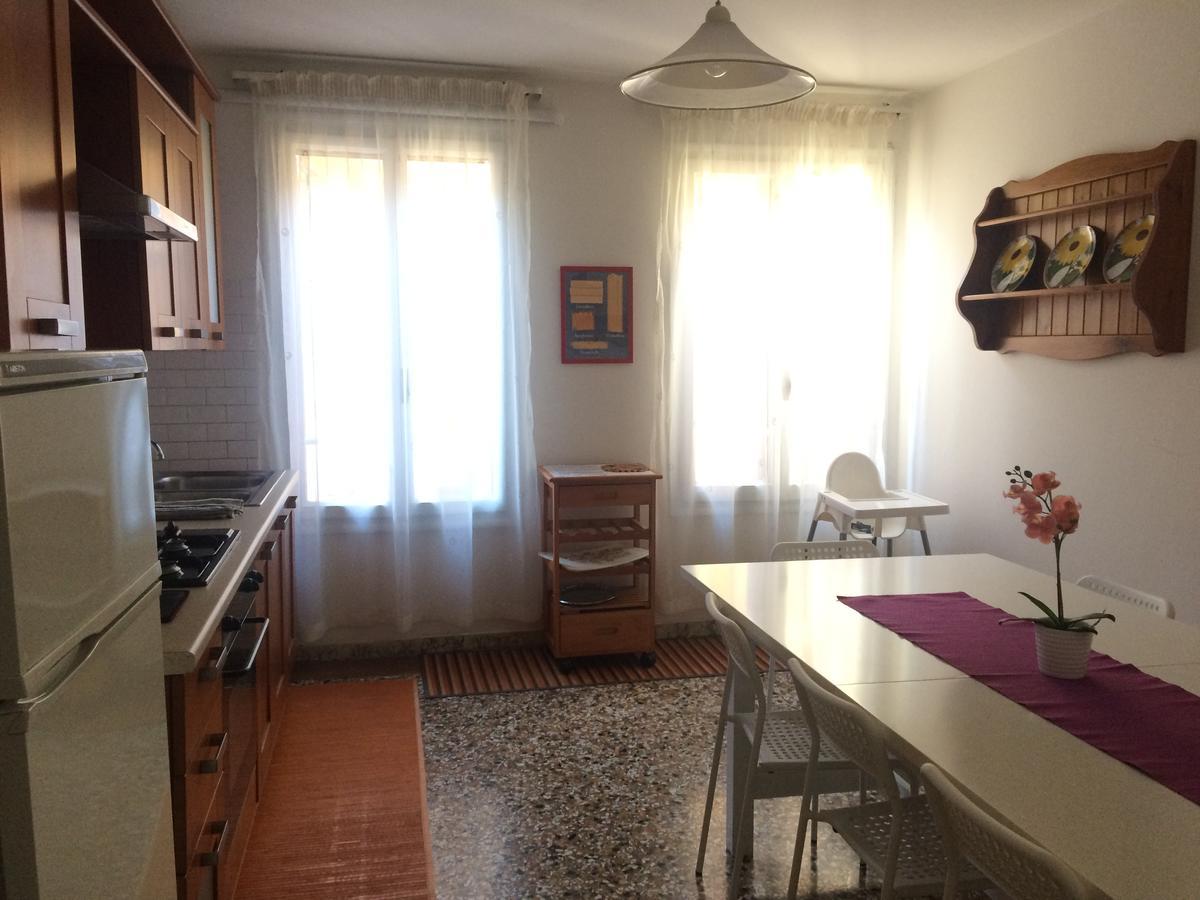 Ve-Nice Suite Formosa C5141 البندقية المظهر الخارجي الصورة